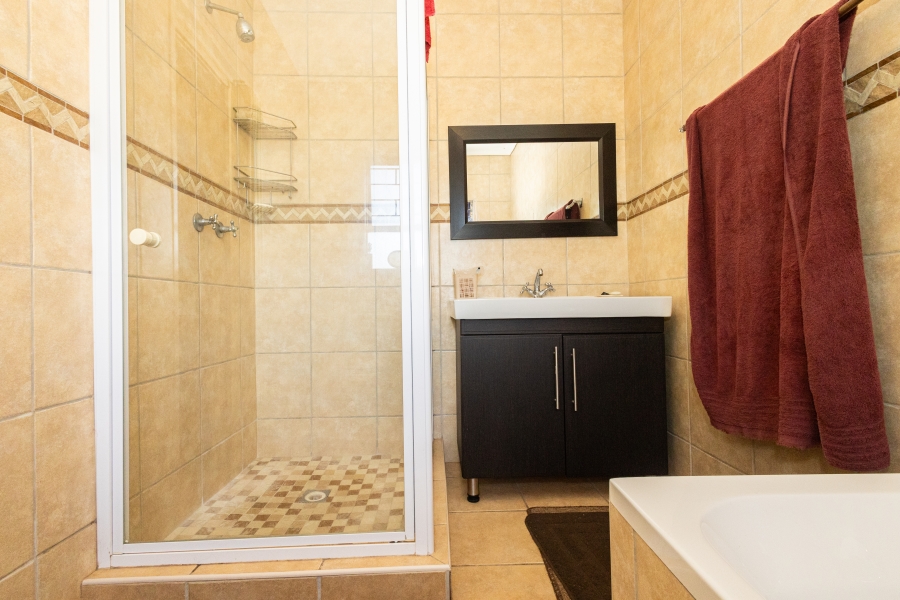 3 Bedroom Property for Sale in Amanda Glen Western Cape